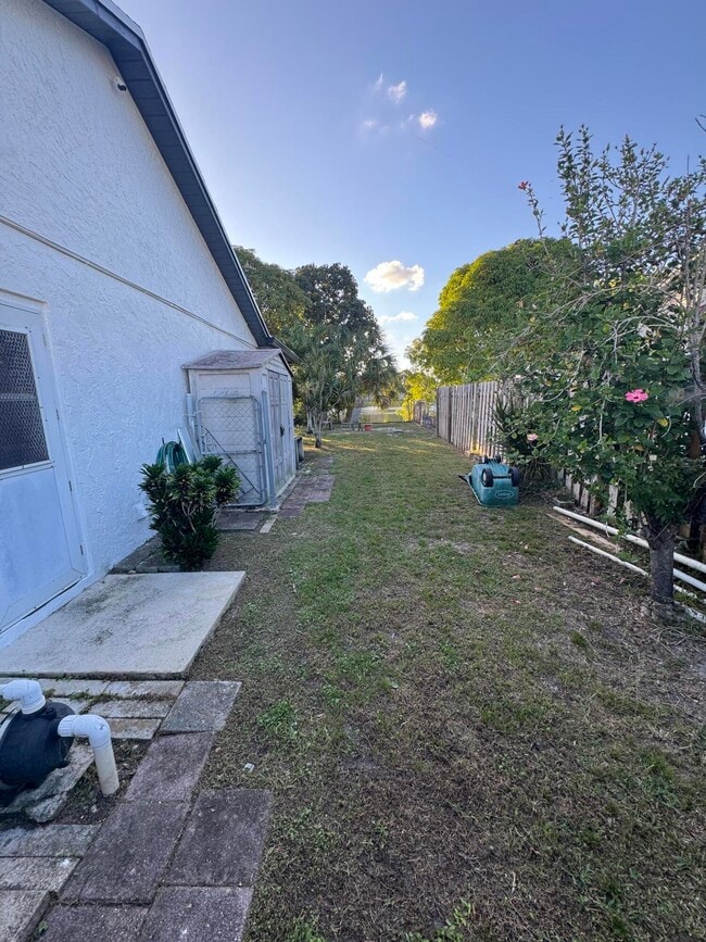 Building Photo - 1371 Thornbank Ln