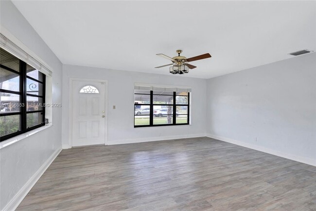 Building Photo - 6200 SW 18th St