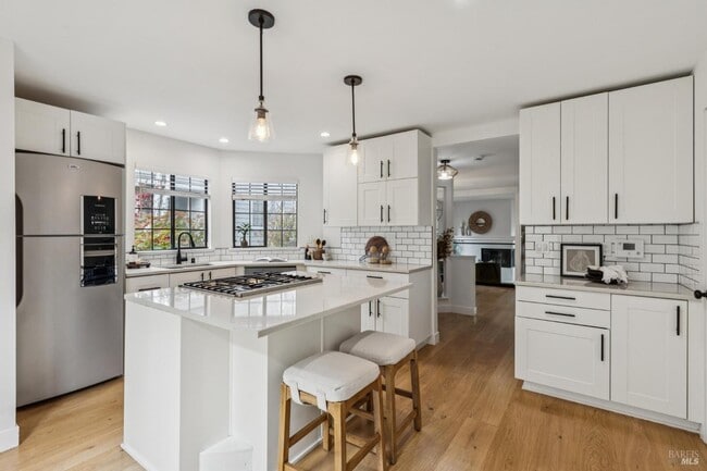 Building Photo - 93 Ashford Ave