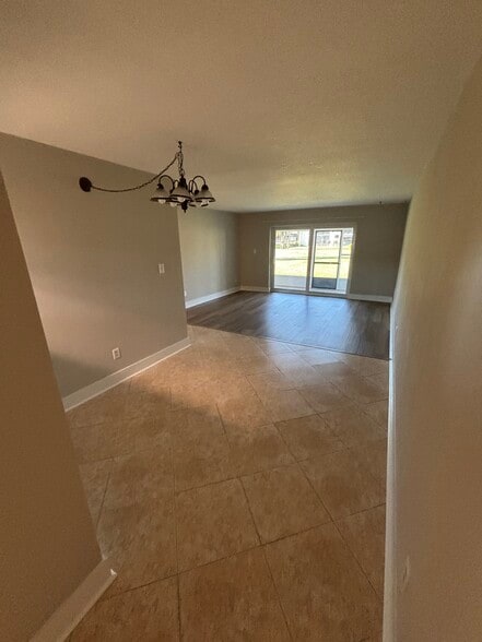 Building Photo - 4956 Harbor Villa Ln