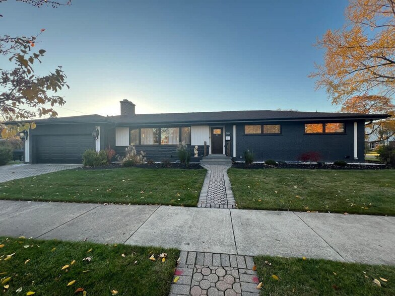 Building Photo - 7018 Le Claire Ave