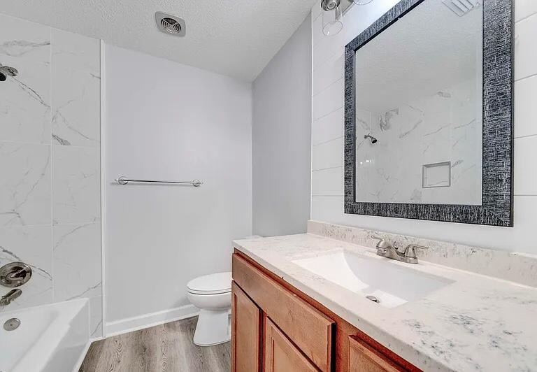 Building Photo - 7541 Coleridge Rd