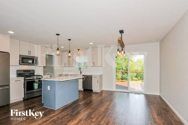 Building Photo - 1684 Woods Mill Dr