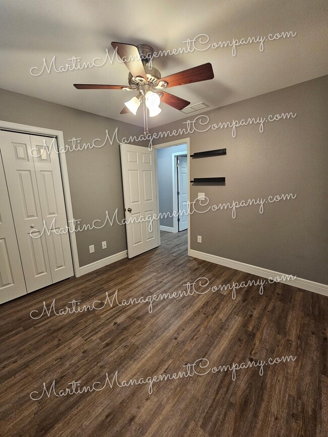 Building Photo - 3005 Aaron Ave