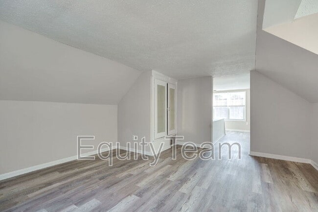 Building Photo - 3918 Odin Ave