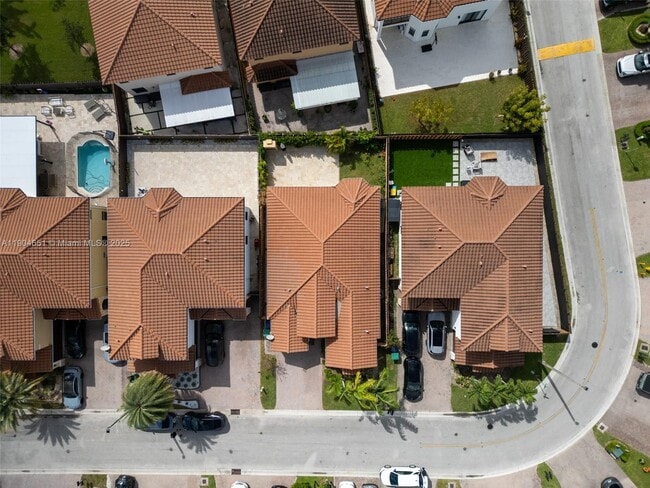 Building Photo - 9852 NW 10 Terrace