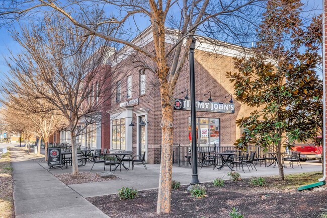 Building Photo - Middle Tennessee Blvd Townhome