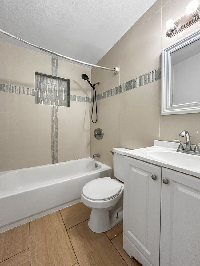 Building Photo - Updated Beautiful Rental Home in Seminole – Great Location!  4bed|2bath