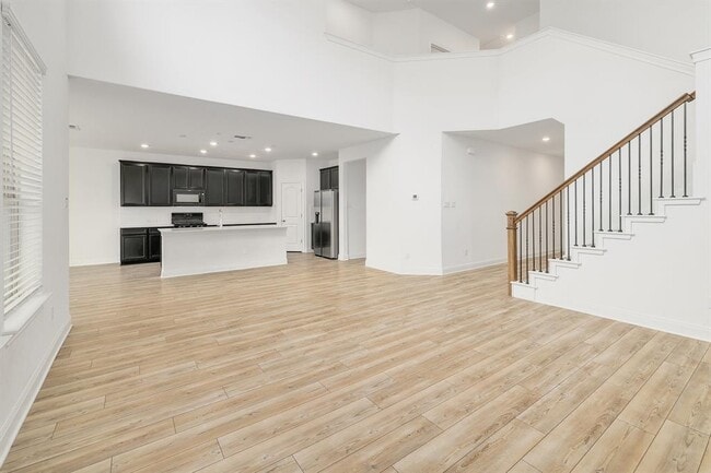 Building Photo - 113 King Thistle Ct
