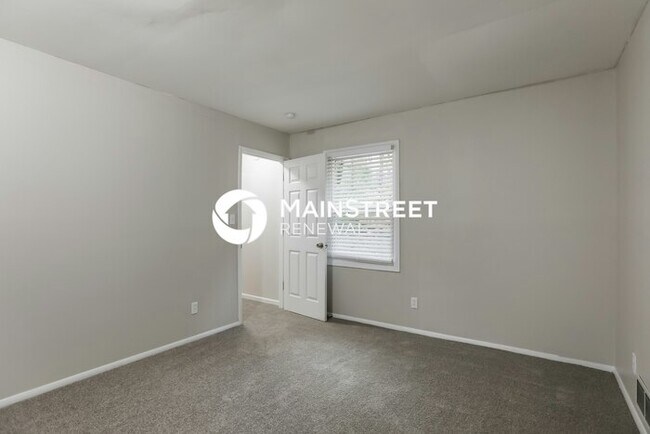 Building Photo - 5 Bedroom Pet-Friendly Home in LIBERTY, MO...