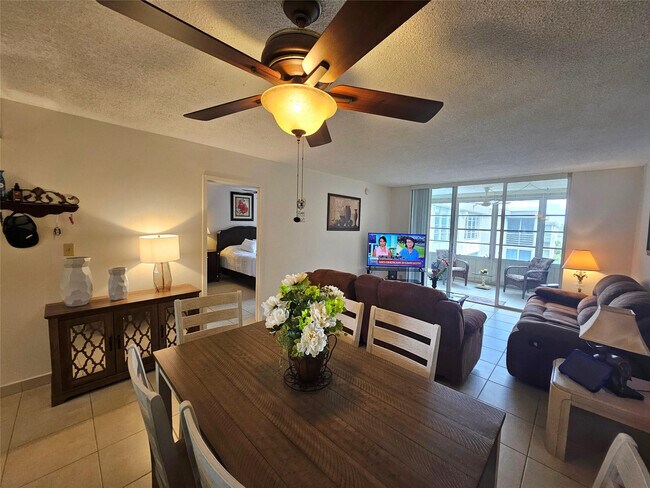 Building Photo - 4899 NW 26th Ct