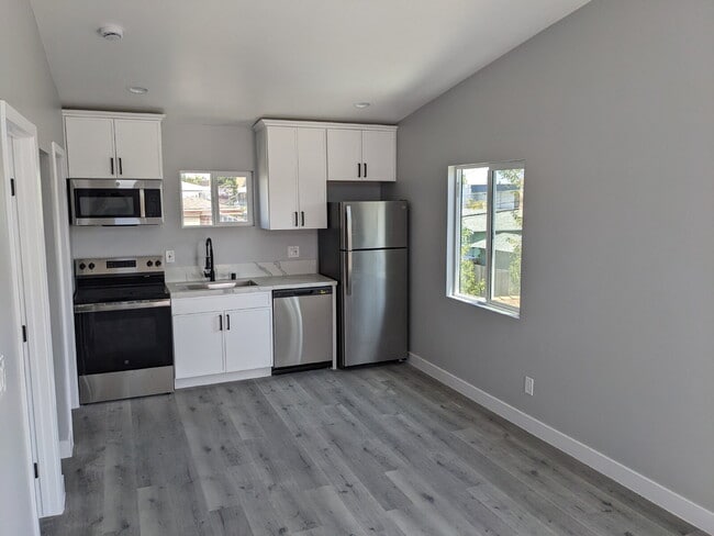 Building Photo - Brand New Constructed 1 Bed / 1 Bath – Sch...