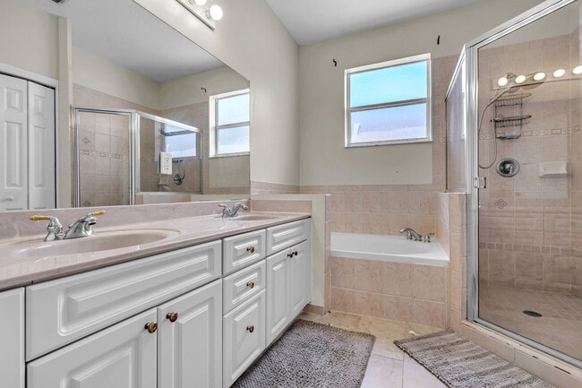 Building Photo - 5149 SW 137th Ave