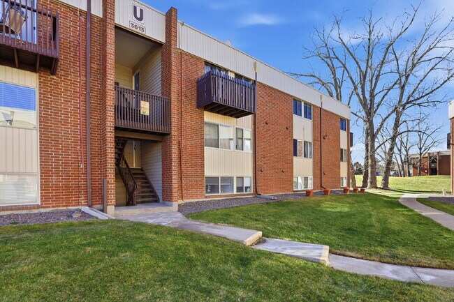 Building Photo - $1,295.95- 1 Bed, 1 Bath Condo in Denver with In Unit Washer/Dryer and Central AC!