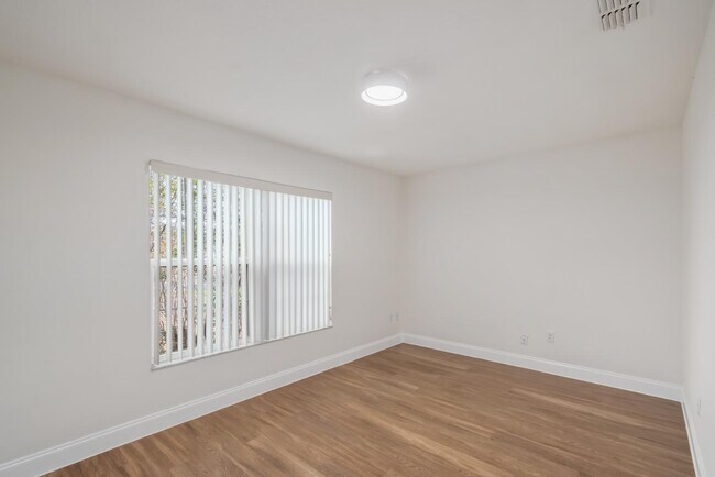 Building Photo - 8511 SE 158th Pl