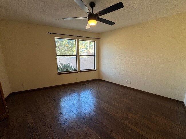 Building Photo - Glenwood Hills Luxury Home