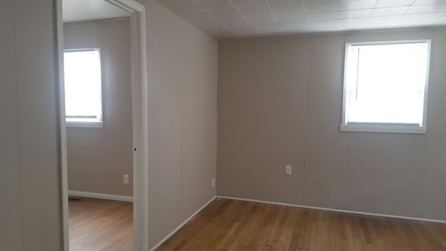 Building Photo - Single-story 3 bed 2 bath home for rent!