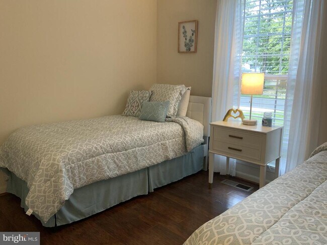 Building Photo - 206 Pleasants Dr
