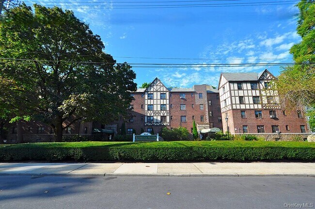 Building Photo - 120 Stonelea Pl