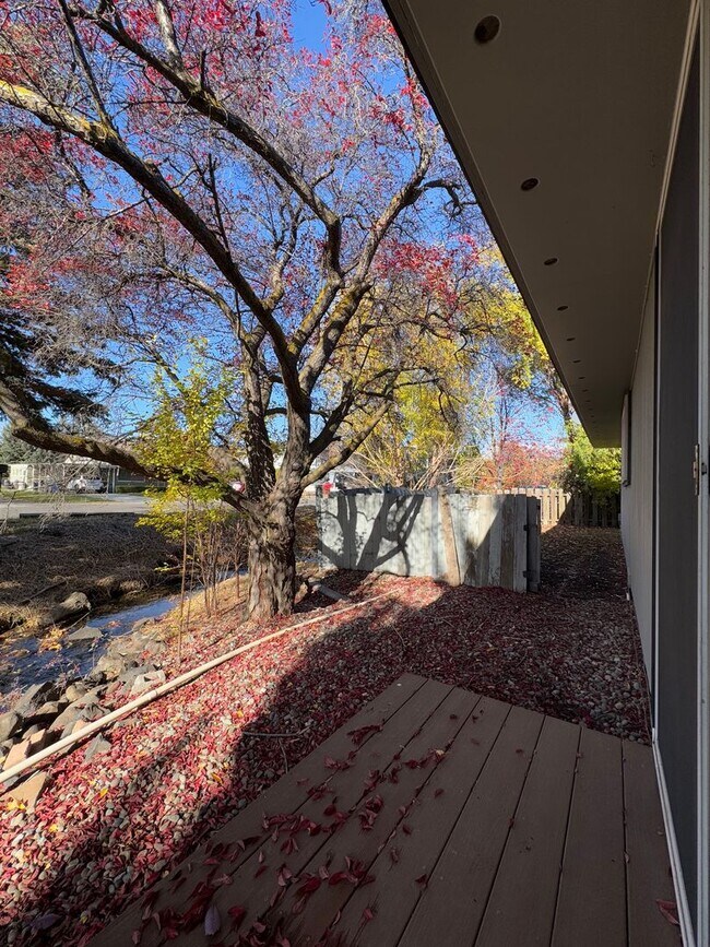 Building Photo - Spacious 6 Bedroom, 3 Bathroom Home Near CWU