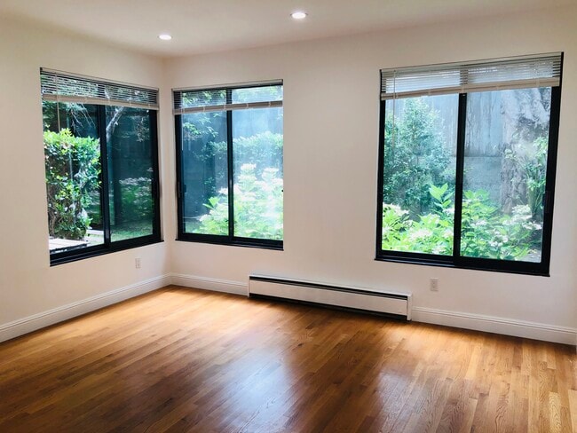 Building Photo - 1755 Filbert St