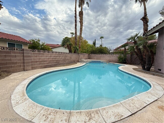 Building Photo - 5421 W Ganado Dr