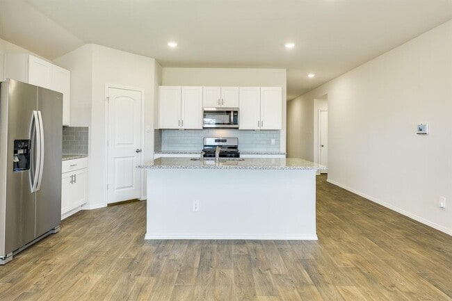 Building Photo - 307 N Richland Dr