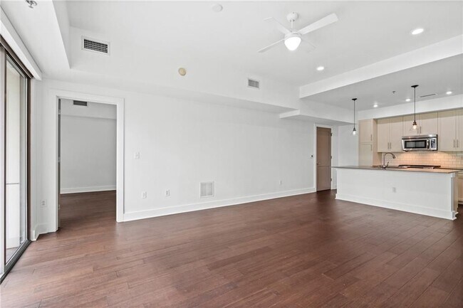 Building Photo - 1100 Howell Mill Rd NW