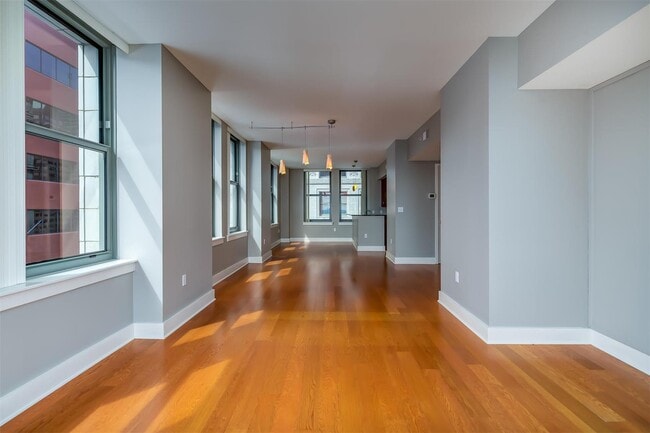 Building Photo - 314 N Broadway