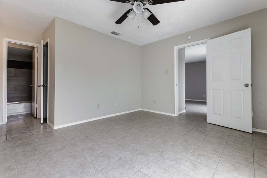 Building Photo - 8109 Skillman St