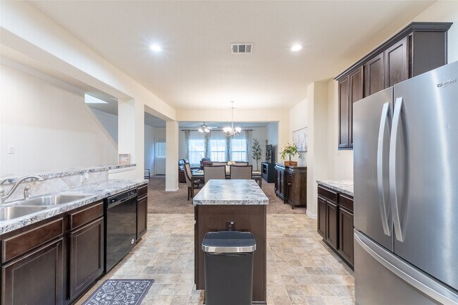 Building Photo - 11413 Hackmatack Way