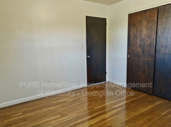 Building Photo - 2037 Garden Springs Dr