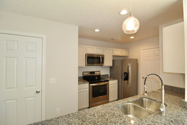 Building Photo - 3015 Locust Grv Ct