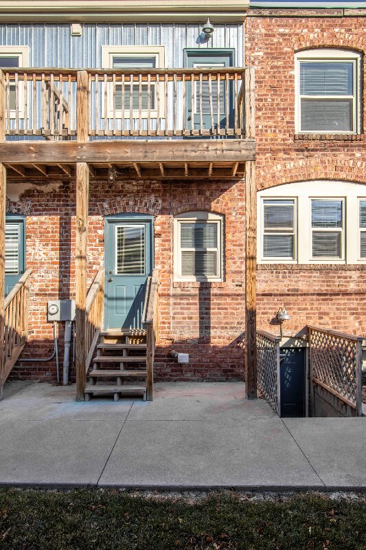 Building Photo - 3913 Farnam St