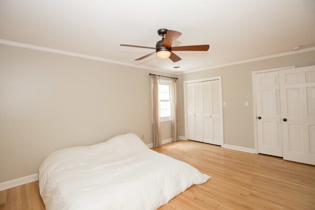 Building Photo - Stunning home in Weymouth Woods Southern P...