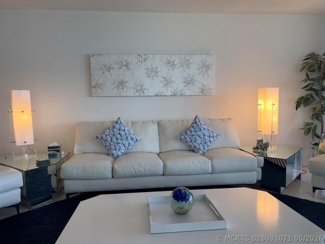 Building Photo - 3546 S Ocean Blvd