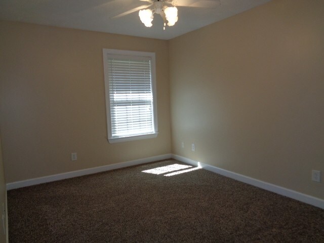 Building Photo - 612 Pointe Clear Dr