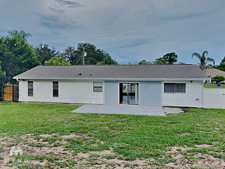 Building Photo - 2201 Hillandale Ave