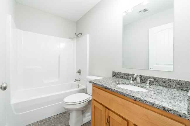 Building Photo - Newly Built Pineville Home!