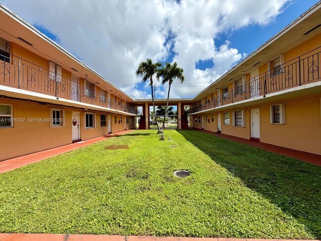 Building Photo - 3800 SW 102nd Ave