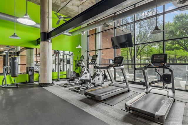 Building Photo - 3110 Thomas Ave