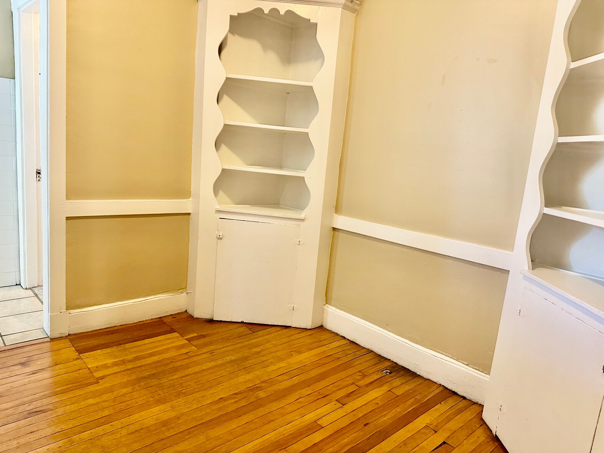 Building Photo - 74 Egmont St