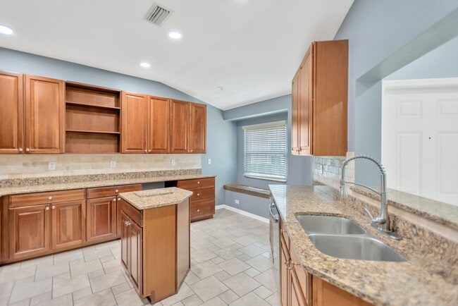 Building Photo - Zephyrhills Rental