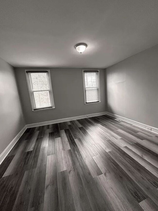 Building Photo - 3 Bedroom Detached Home