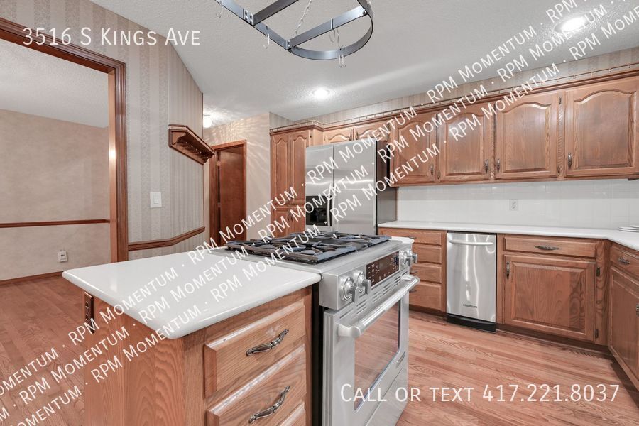 Building Photo - 3516 S Kings Ave