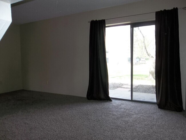 Building Photo - Bright & Airy Condo Near CSU and Bike Paths