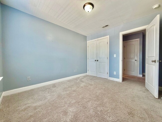 Building Photo - Spacious 3BR/2.5BA Home on Quiet Cul-de-Sac in Knightdale's Churchill Community