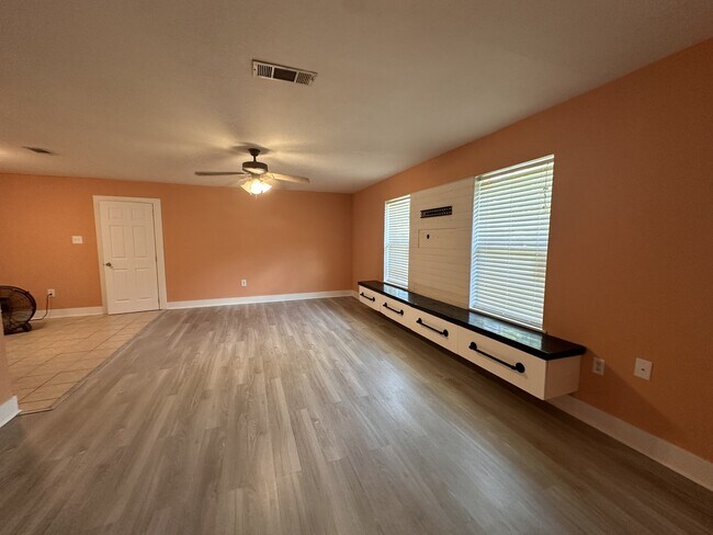 Building Photo - 1622 Espoir Dr