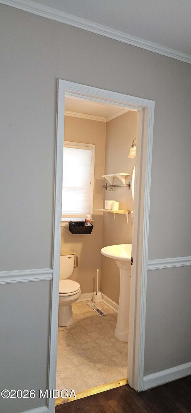 Building Photo - 912 Dogwood Cir