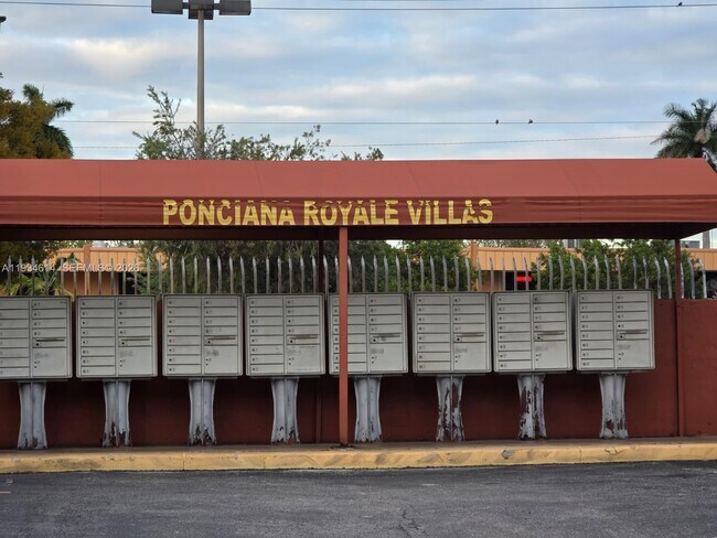 Building Photo - 7520 W 20th Ave